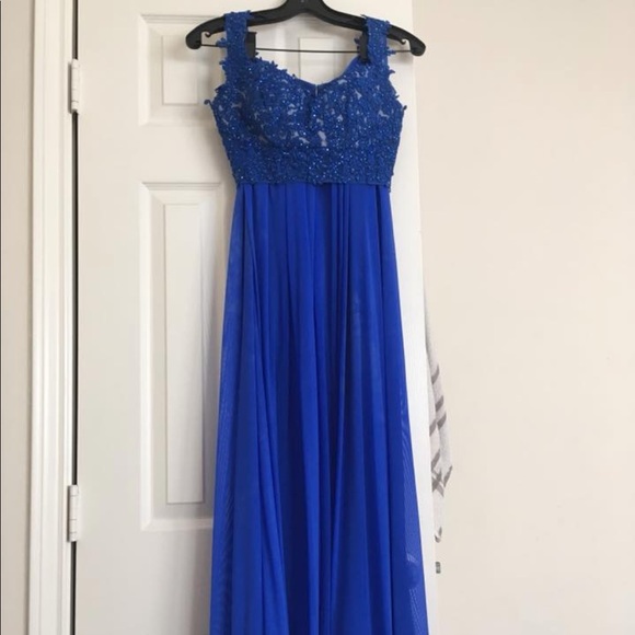 Formal Dress - Picture 1 of 3
